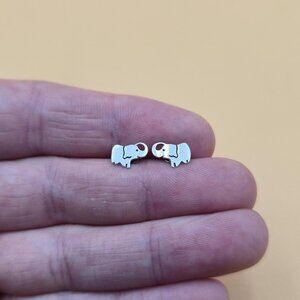 Sterling Silver Small Elephant Stud Earrings A5769